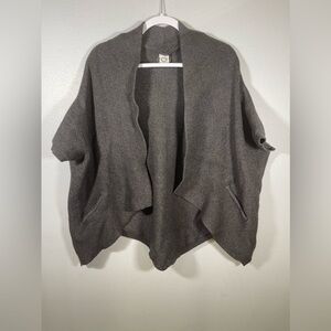 Anthropologie Akemi + Kin Cardigan Short Sleeve Gray Pockets One Size Fits All